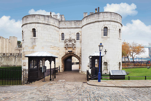 tower of london, dulux, dulux trade